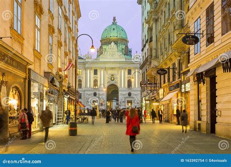 kohlmarkt street vienna.